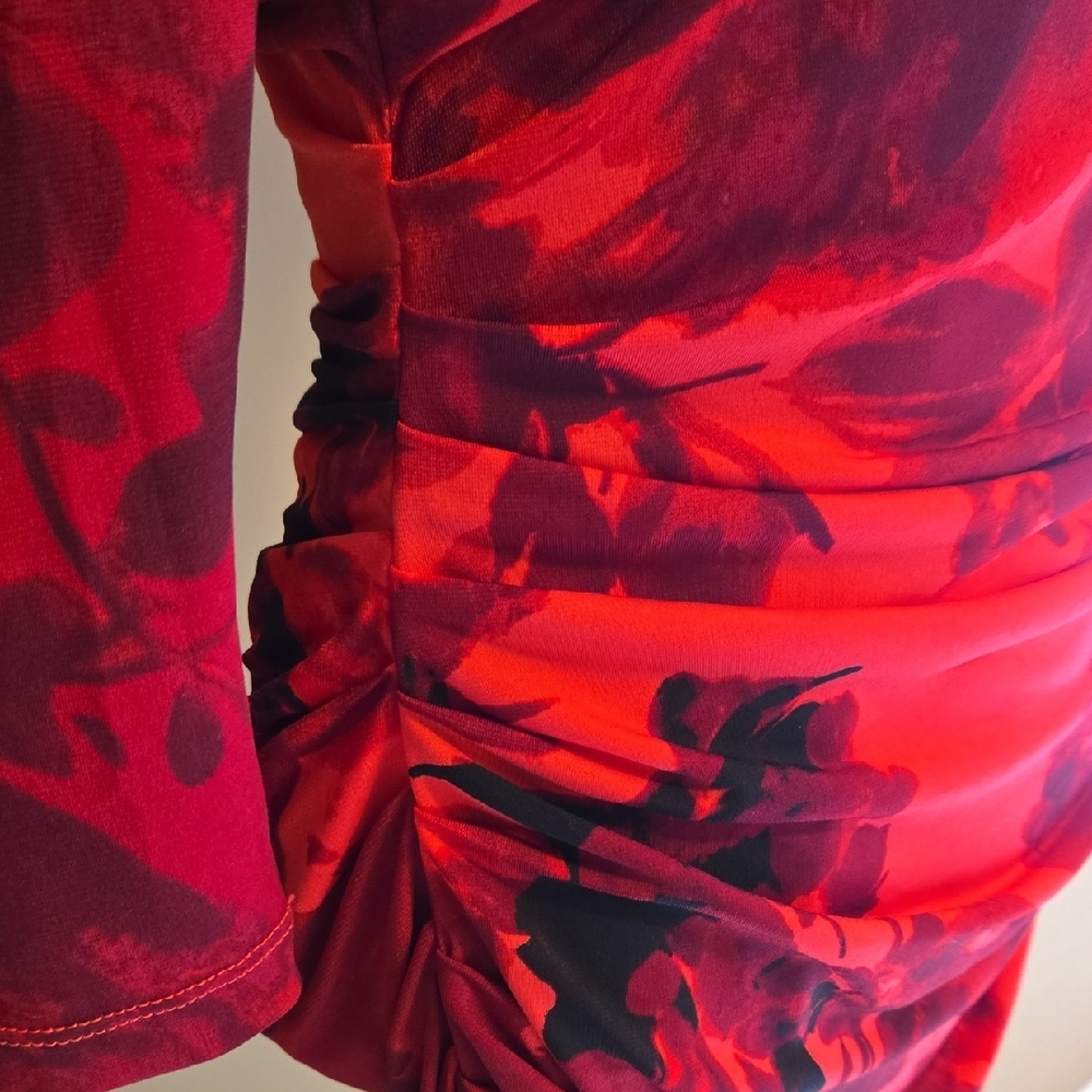 SEXY FORM FITTING Boston Proper Red and Black Floral 3/3 Sleeve Dress NWOT Sz 0 - Picture 3 of 10